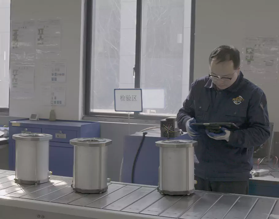 Hlavná hnacia sila vedúca éru vysokej účinnosti a úspory energie